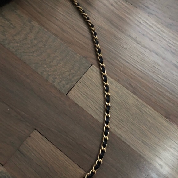 100% Authentic Chanel Crossbody Bag - Picture 4 of 8